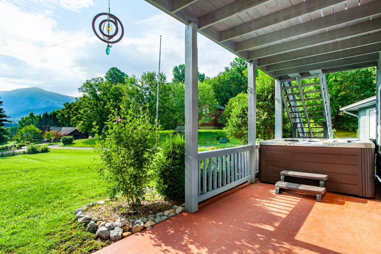 Ole Smoky Bnb - Game Room, Hot Tub, Mtn Views! Пиджен Фордж Екстериор снимка