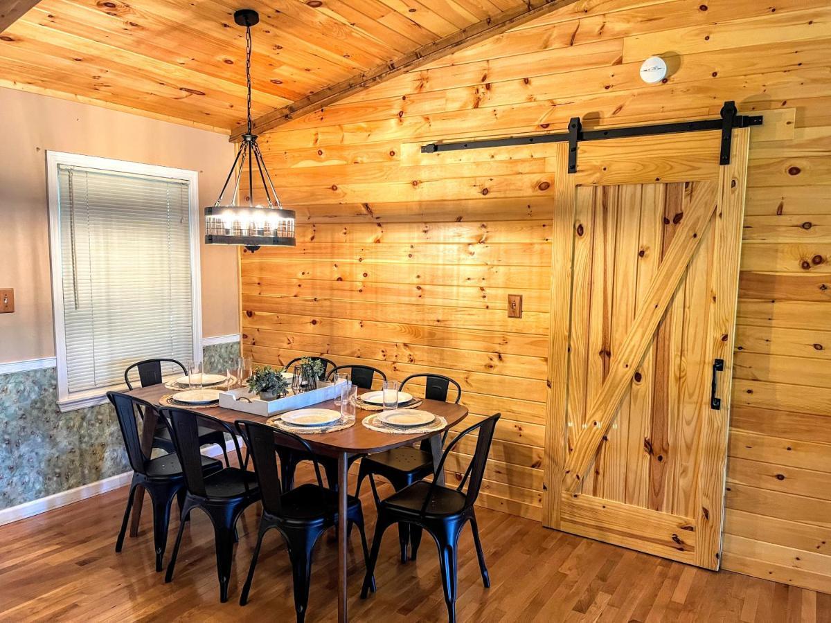 Ole Smoky Bnb - Game Room, Hot Tub, Mtn Views! Пиджен Фордж Екстериор снимка