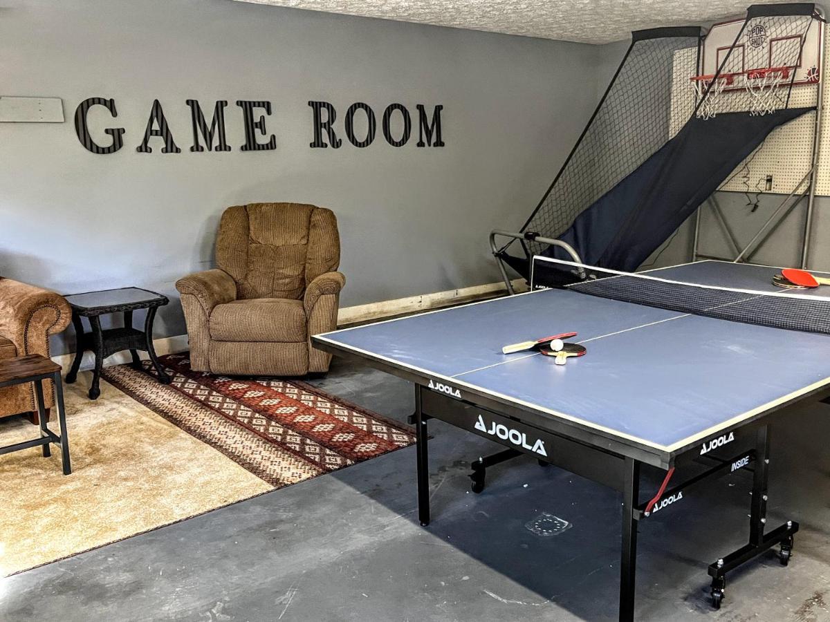 Ole Smoky Bnb - Game Room, Hot Tub, Mtn Views! Пиджен Фордж Екстериор снимка