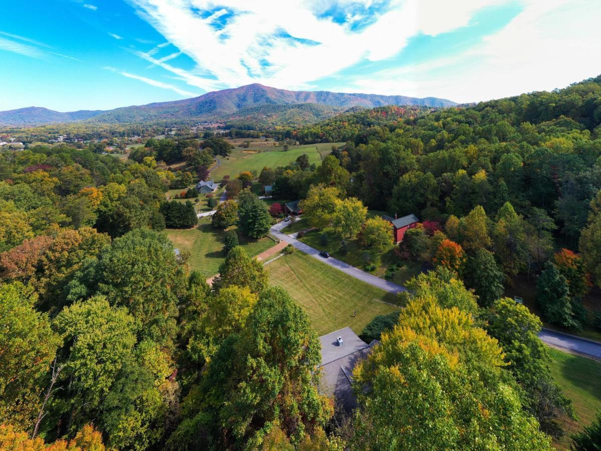 Ole Smoky Bnb - Game Room, Hot Tub, Mtn Views! Пиджен Фордж Екстериор снимка