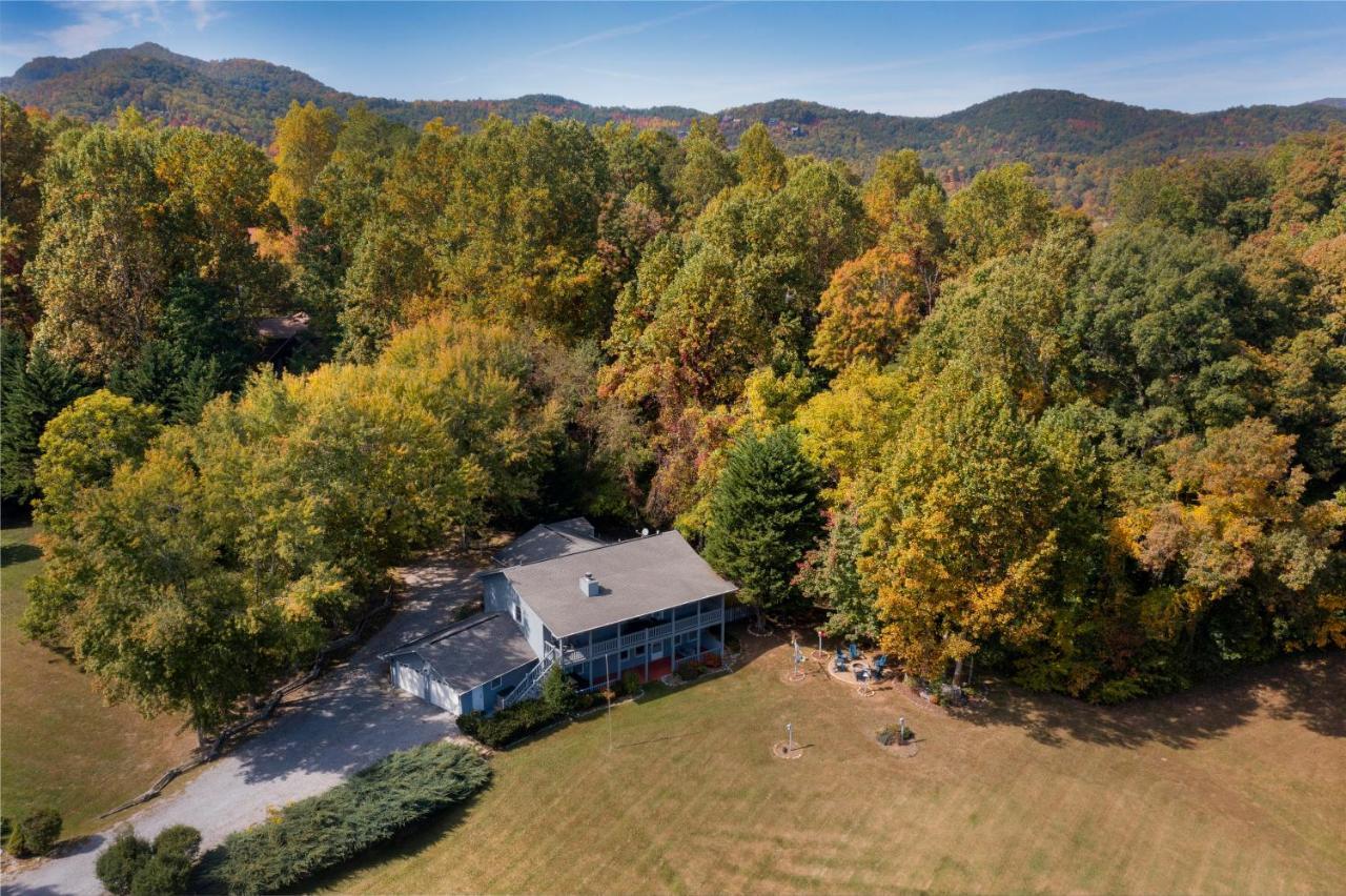 Ole Smoky Bnb - Game Room, Hot Tub, Mtn Views! Пиджен Фордж Екстериор снимка