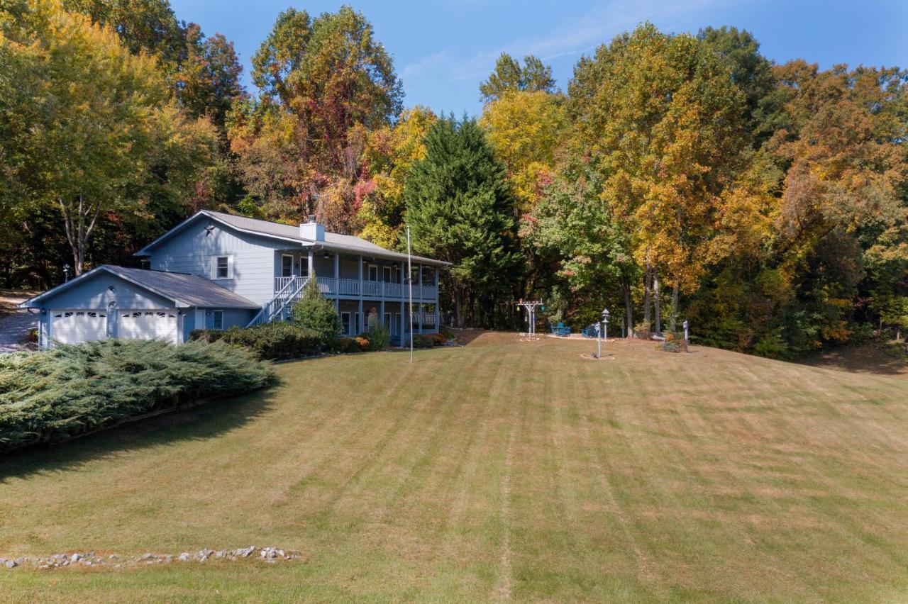 Ole Smoky Bnb - Game Room, Hot Tub, Mtn Views! Пиджен Фордж Екстериор снимка